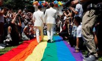 台湾：同性婚姻专法实施头3个月内，1827对登记结婚，34对离婚