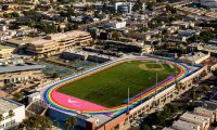 Nike把洛杉矶一个体育场的跑道改成了彩虹色