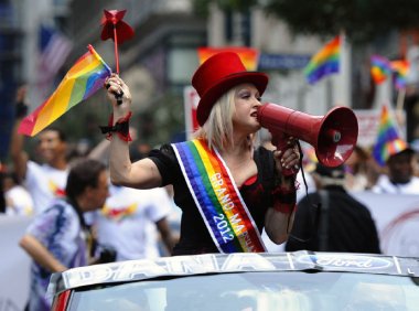 联合国将为歌手Cyndi Lauper颁奖，表彰她支持LGBT公益