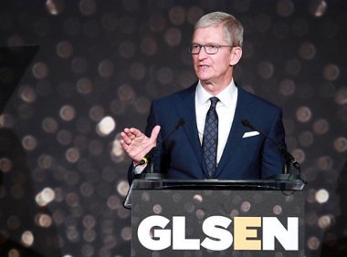 苹果CEO库克获LGBT学生支持团体颁奖