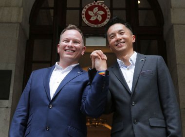 【香港设立机制，允许同性婚姻公务员申领已婚福利】