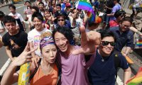 【日本四分之一LGBT已经出柜】