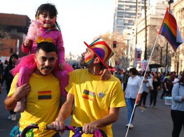 【智利向同性婚姻合法化迈进】