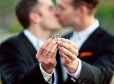 【研究显示美国同志结婚的平均年龄很高】
