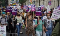 【上千名LGBTQ活动家呼吁英政府喊停“转化疗法”】