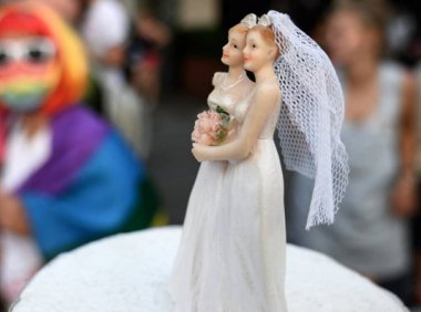 【瑞士同性伴侣明年7月1日起可以结婚了】