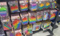 【卡塔尔最新禁令：全国范围下架彩虹元素玩具，声称为保护儿童】